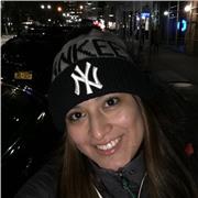 College student gives private English classes